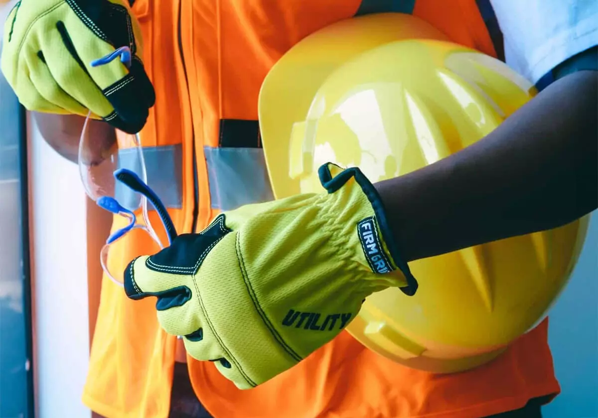 Homem pronto para trabalho de construção civil.
